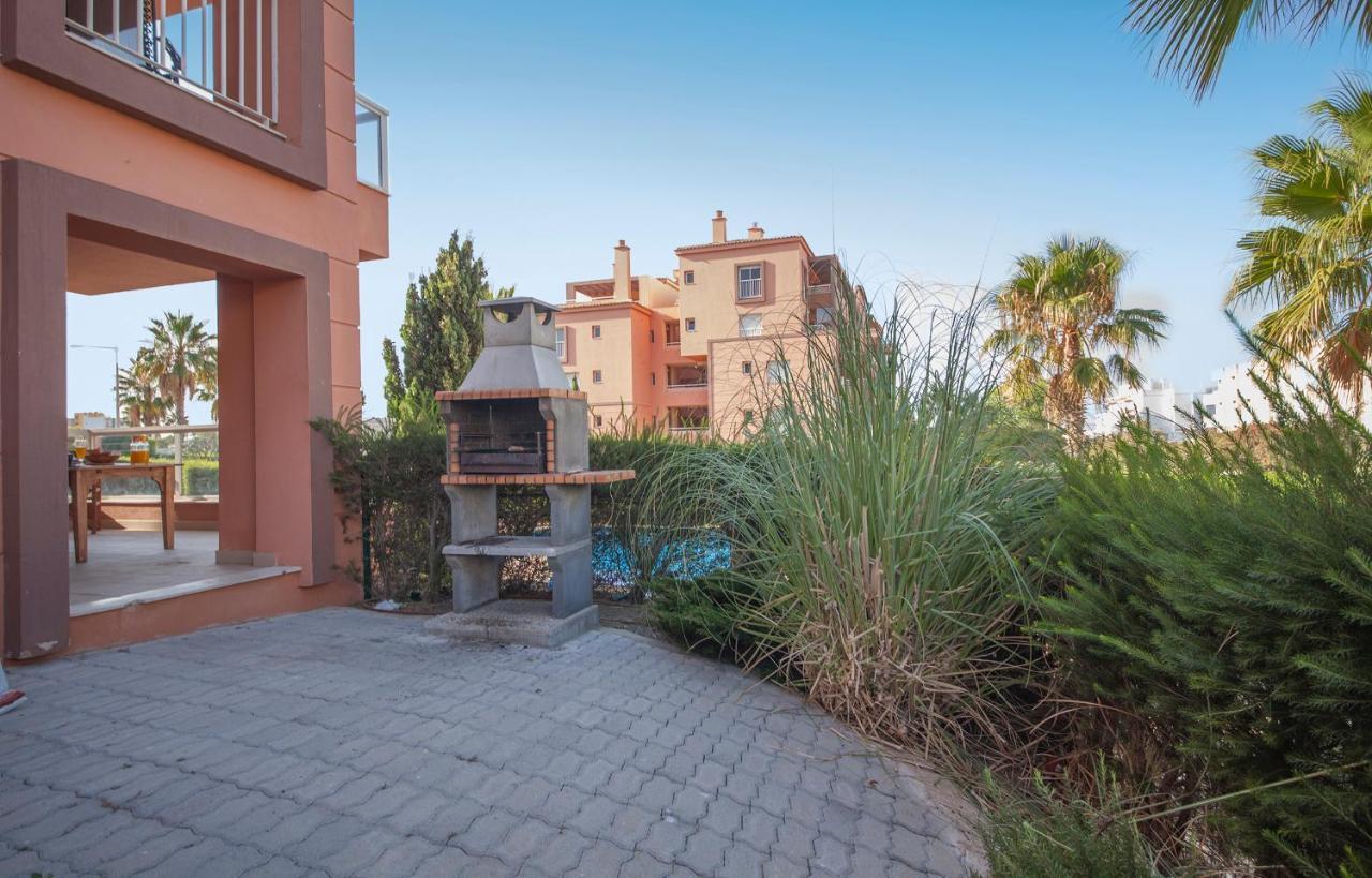B02 - Fantastic Apartment With Pool Portimao Exterior photo